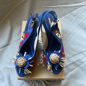 Beauty heels flowered print wedges